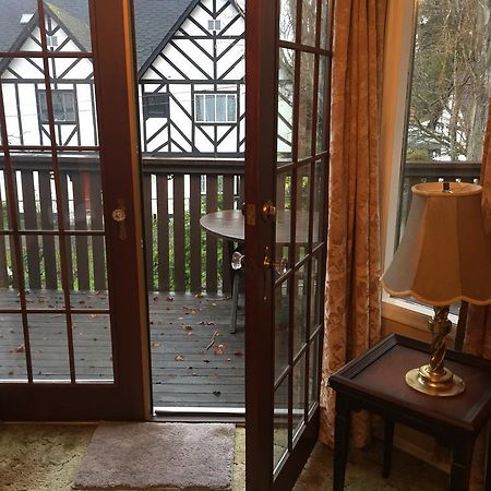 빅토리아 Hemingway'S By The Sea B&B 외부 사진