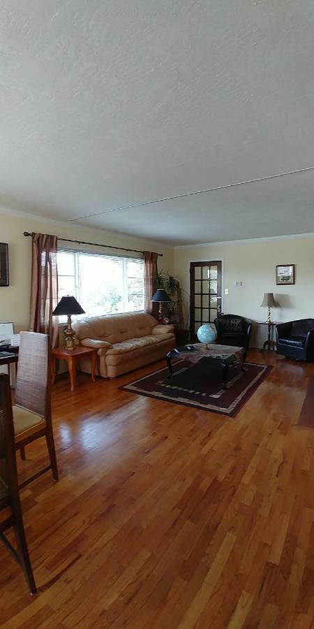 빅토리아 Hemingway'S By The Sea B&B 외부 사진